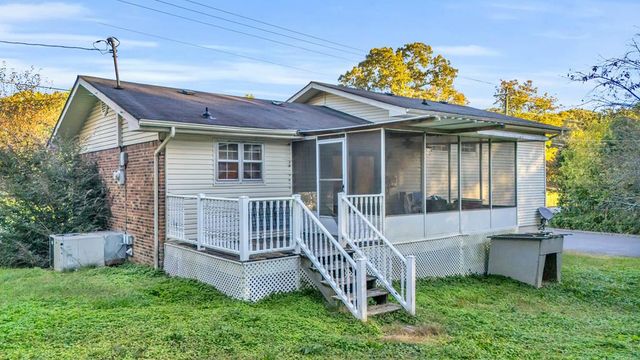 8 E Sharon Circle, Ringgold, GA 30736