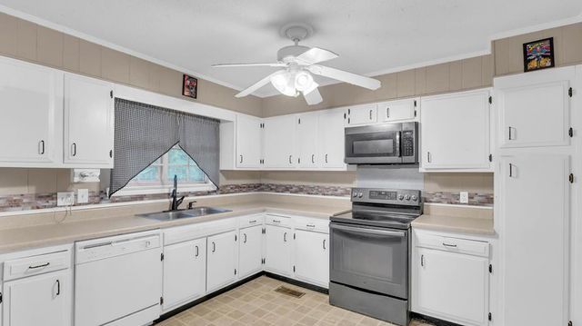 8 E Sharon Circle, Ringgold, GA 30736