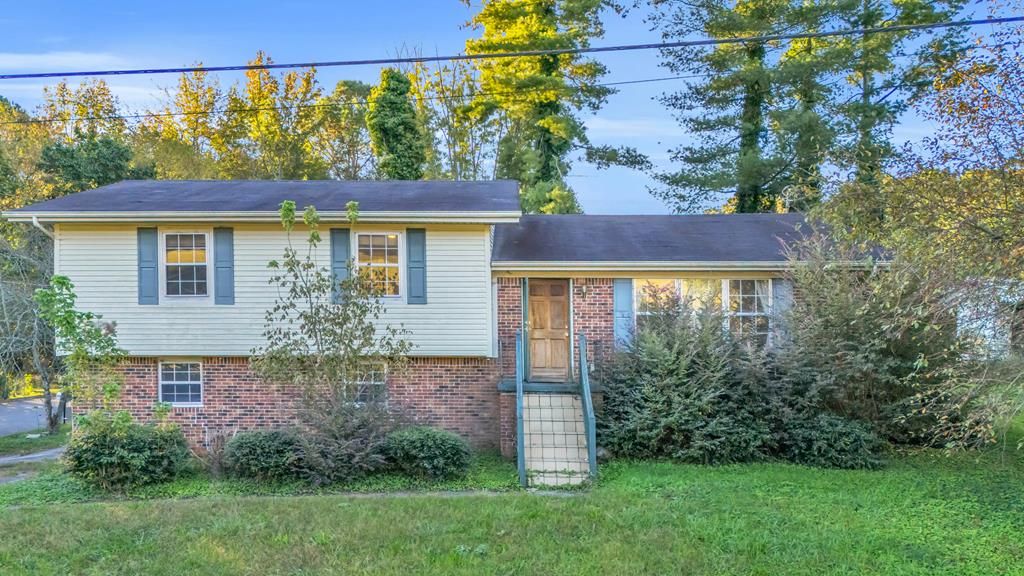 8 E Sharon Circle, Ringgold, GA 30736
