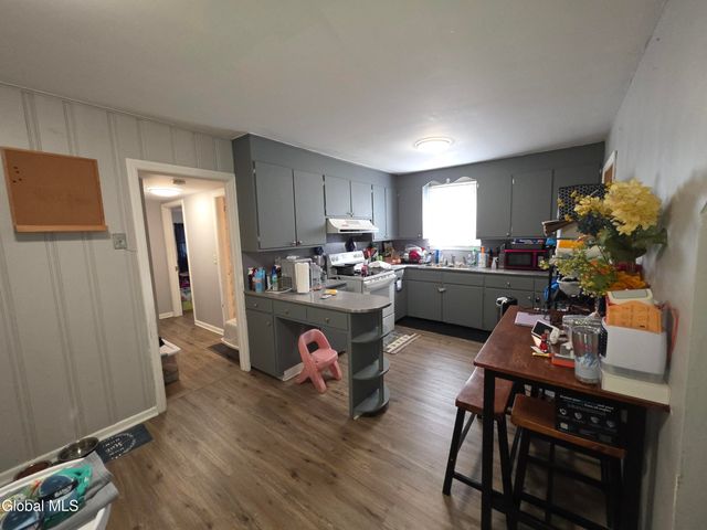 40 Frost Place, Albany, NY 12205