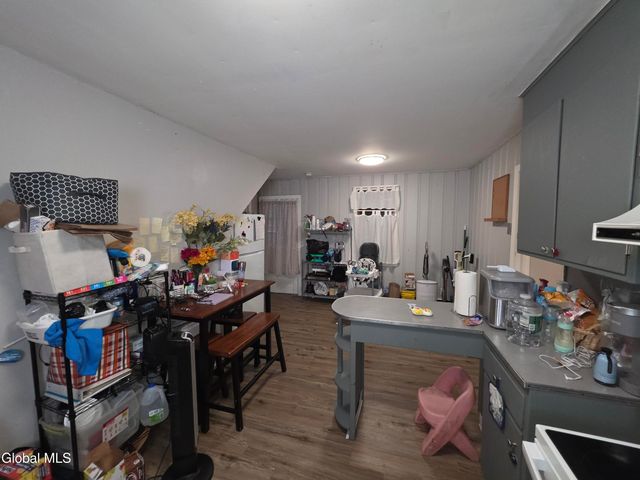 40 Frost Place, Albany, NY 12205