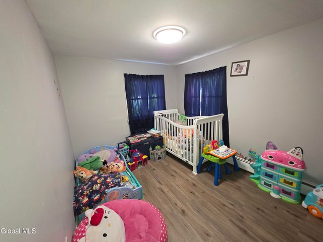 40 Frost Place, Albany, NY 12205