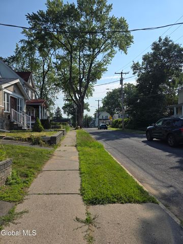 40 Frost Place, Albany, NY 12205