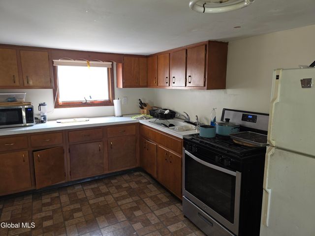 40 Frost Place, Albany, NY 12205