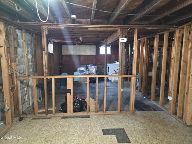40 Frost Place, Albany, NY 12205