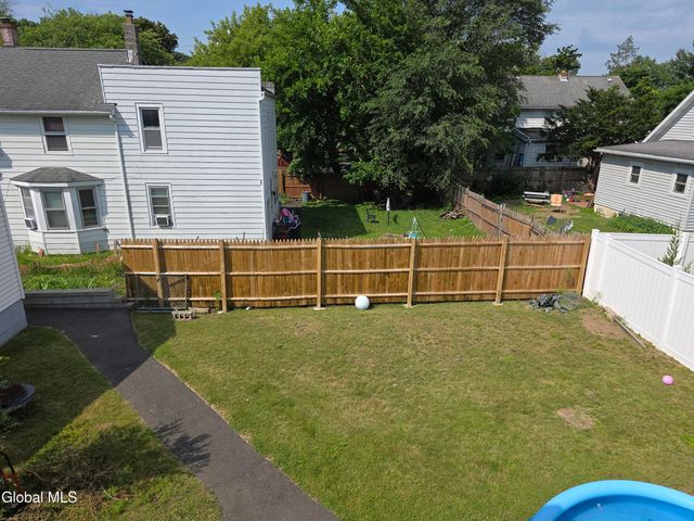 40 Frost Place, Albany, NY 12205