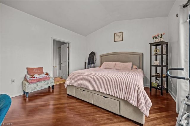 7102 W Friendly Avenue 304, Greensboro, NC 27410