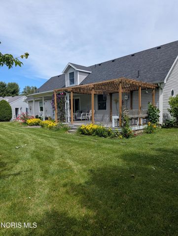 1460 Scott Road, Swanton, OH 43558