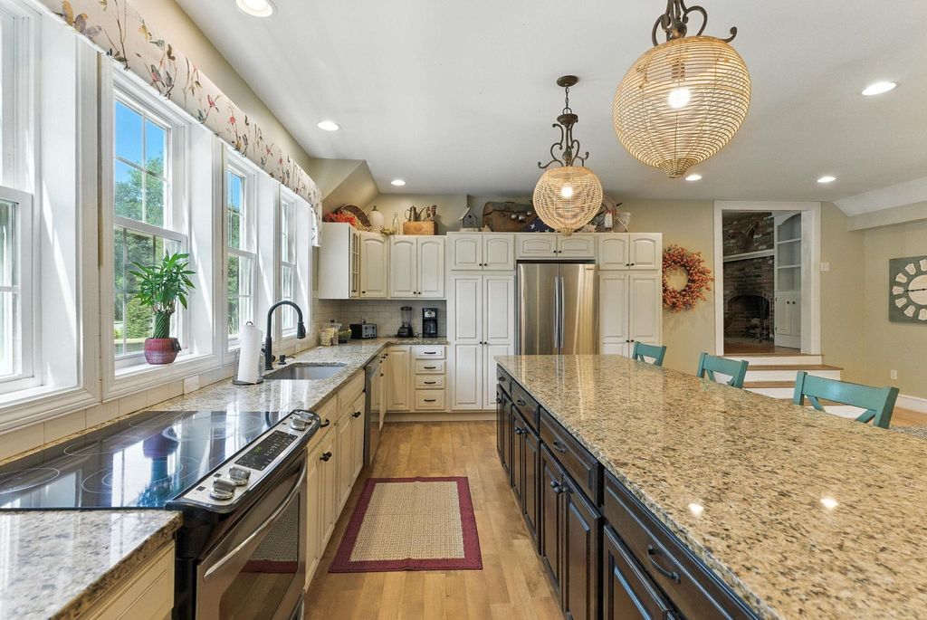 207 Oak Ridge Road, Plaistow, NH 03865