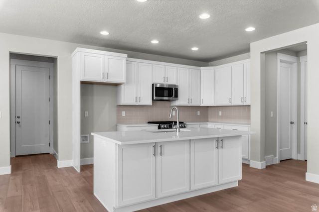 3826 W 2350 N, Clinton, UT 84015