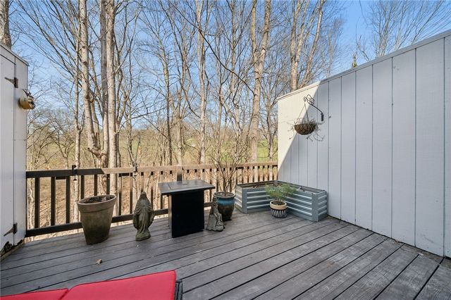 520 Carriage Cir, Pennsbury, PA 15205