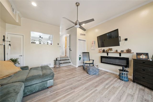 520 Carriage Cir, Pennsbury, PA 15205