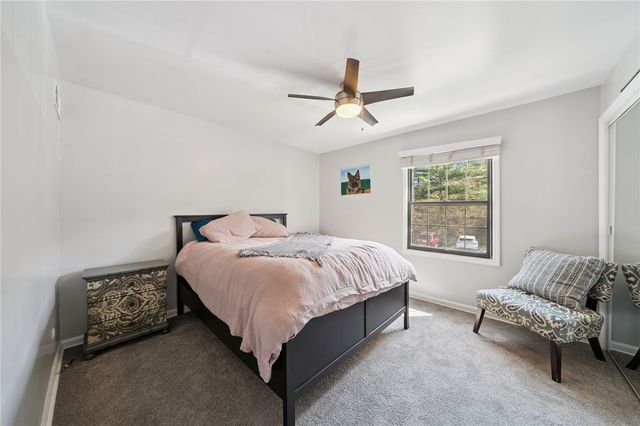 520 Carriage Cir, Pennsbury, PA 15205