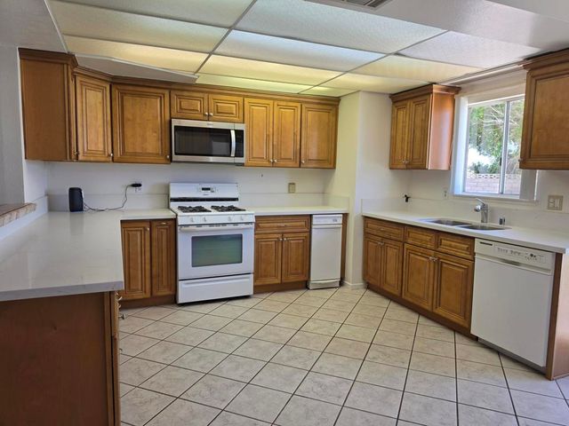 9032 Puesta Del Sol, Desert Hot Springs, CA 92240