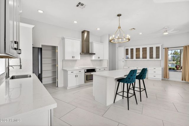 1401 W SANDPIPER Drive, Gilbert, AZ 85233