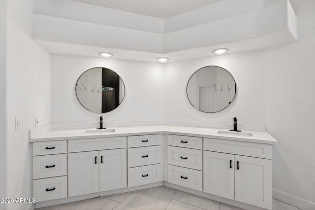 1401 W SANDPIPER Drive, Gilbert, AZ 85233