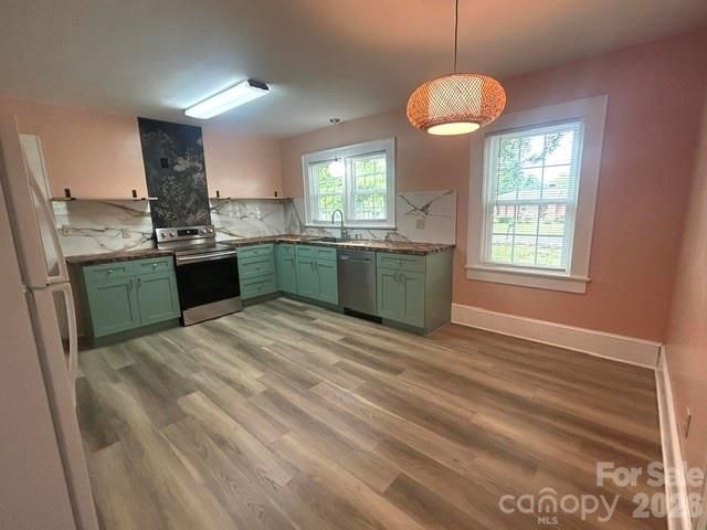 112 3rd Street NE, Conover, NC 28613