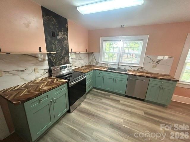 112 3rd Street NE, Conover, NC 28613