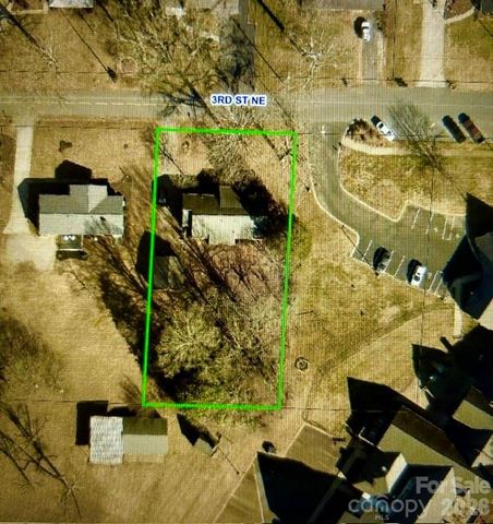 112 3rd Street NE, Conover, NC 28613