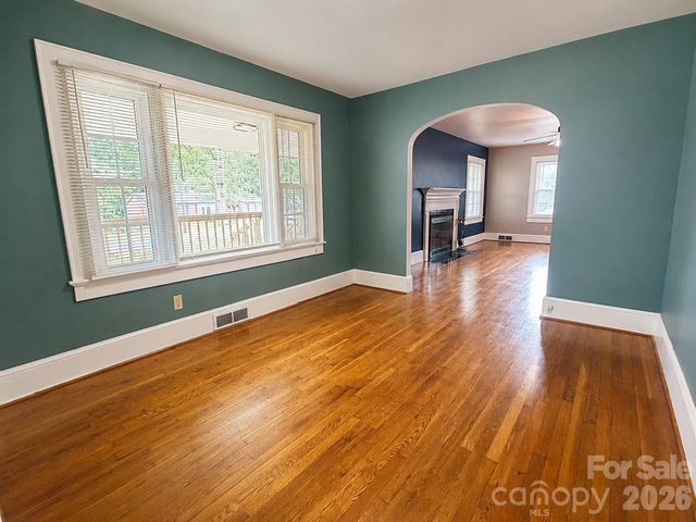 112 3rd Street NE, Conover, NC 28613