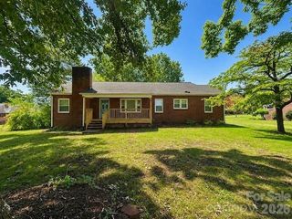 112 3rd Street NE, Conover, NC 28613