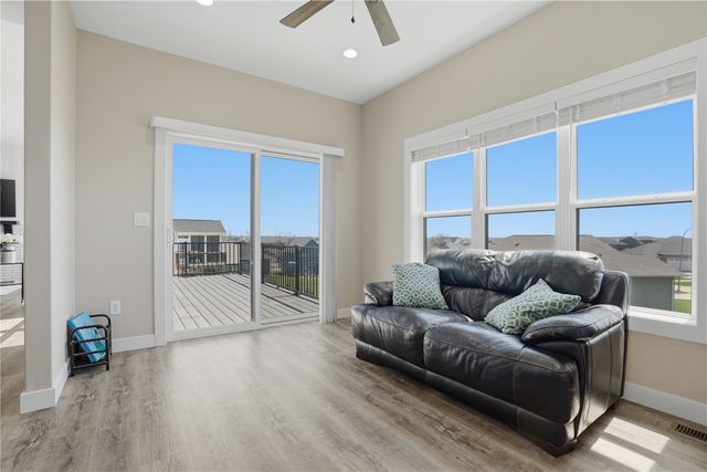 505 Dogwood Ln, Tiffin, IA 52340