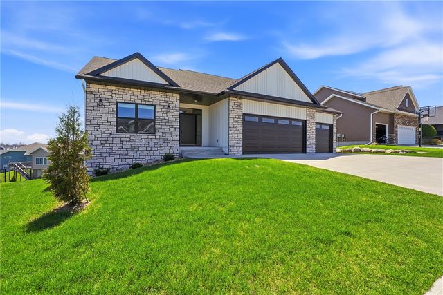 505 Dogwood Ln, Tiffin, IA 52340