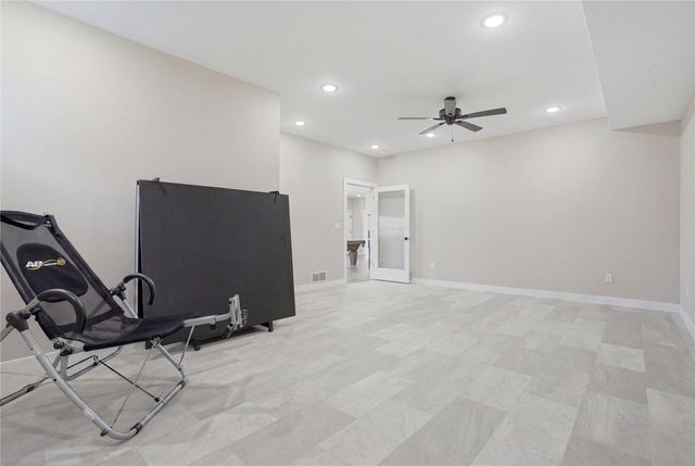 505 Dogwood Ln, Tiffin, IA 52340