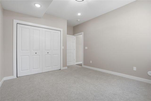 505 Dogwood Ln, Tiffin, IA 52340