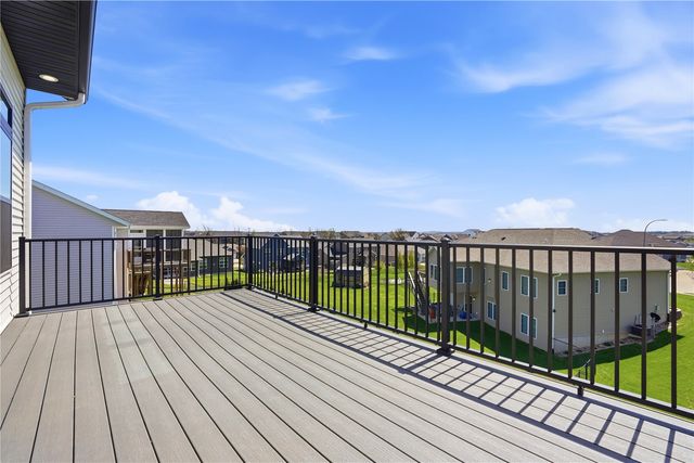 505 Dogwood Ln, Tiffin, IA 52340