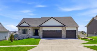 505 Dogwood Ln, Tiffin, IA 52340