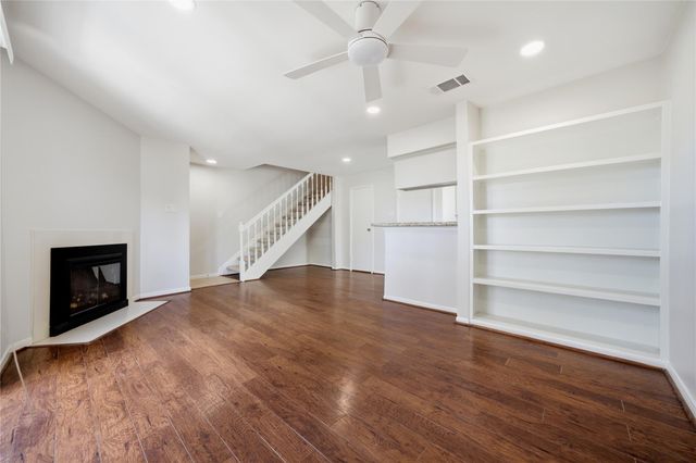 2120 El Paseo Street 2901, Houston, TX 77054
