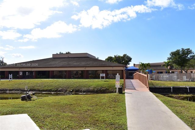 9201 Sunrise Lakes Blvd 308, Sunrise, FL 33322