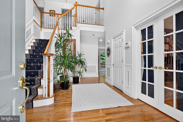 9 COVENTRY LN, Hopewell, NJ 08525