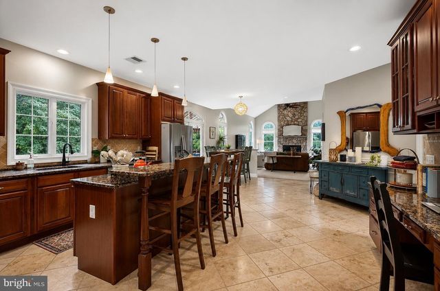 9 COVENTRY LN, Hopewell, NJ 08525