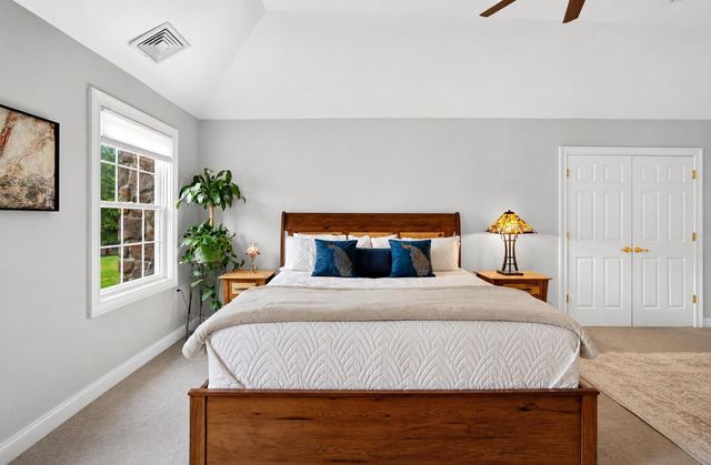 9 COVENTRY LN, Hopewell, NJ 08525