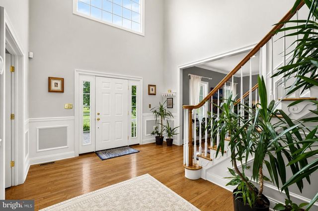 9 COVENTRY LN, Hopewell, NJ 08525