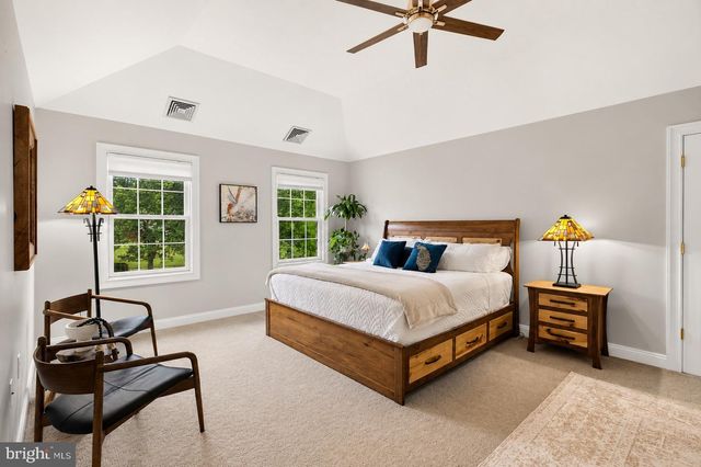 9 COVENTRY LN, Hopewell, NJ 08525