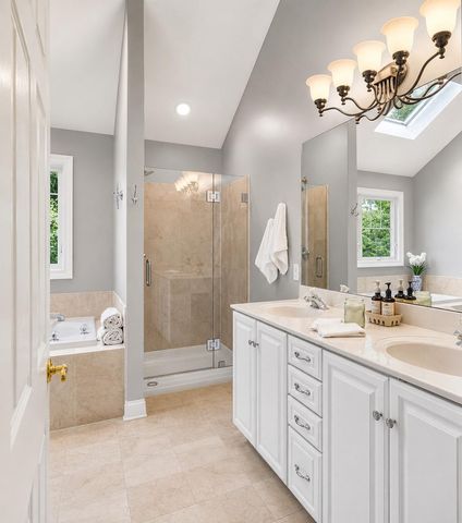 9 COVENTRY LN, Hopewell, NJ 08525
