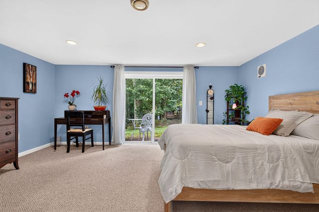 9 COVENTRY LN, Hopewell, NJ 08525