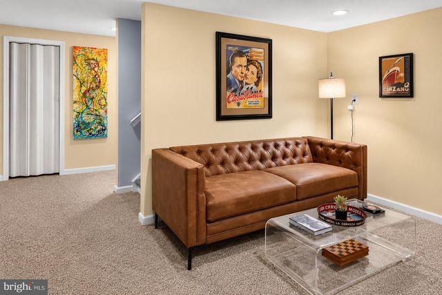 9 COVENTRY LN, Hopewell, NJ 08525