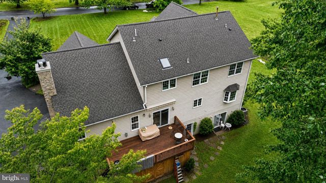 9 COVENTRY LN, Hopewell, NJ 08525