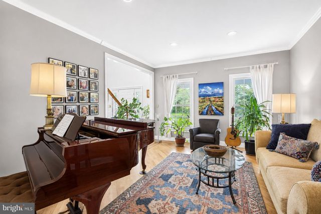 9 COVENTRY LN, Hopewell, NJ 08525