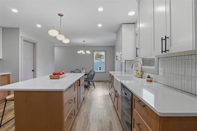 2210 Vine Street, Eau Claire, WI 54703
