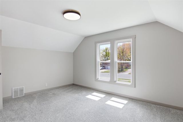 2210 Vine Street, Eau Claire, WI 54703
