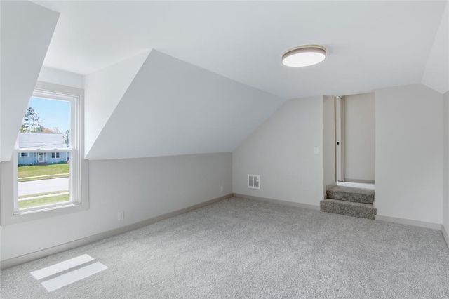2210 Vine Street, Eau Claire, WI 54703