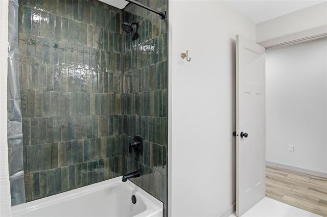 2210 Vine Street, Eau Claire, WI 54703