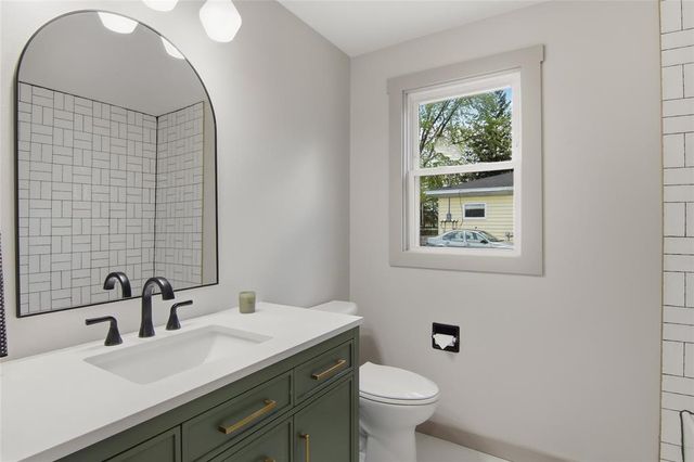 2210 Vine Street, Eau Claire, WI 54703