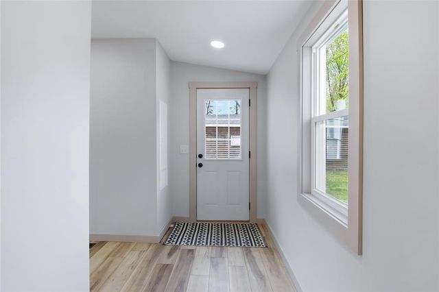 2210 Vine Street, Eau Claire, WI 54703
