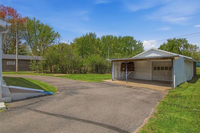 2210 Vine Street, Eau Claire, WI 54703